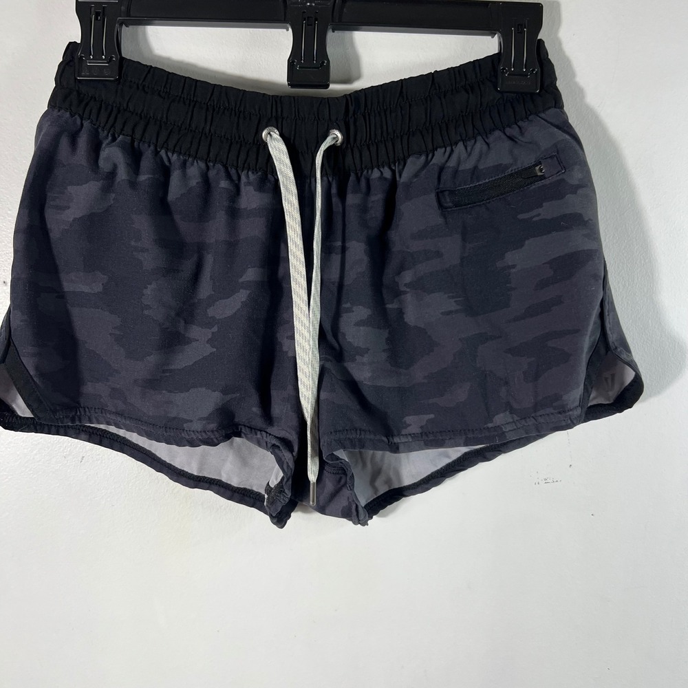 Vuori Clementine Shorts Black Camo Athletic Pockets Drawstring S